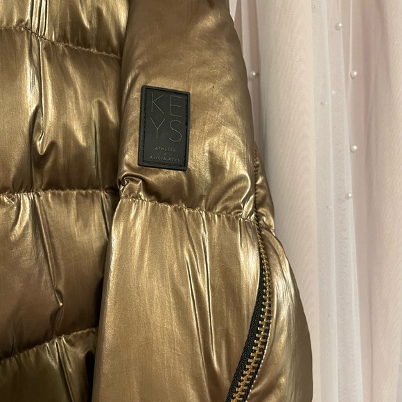 Athleta x Alicia keys gold metallic puffer jacket - Picture 4 of 8